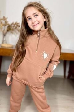 Kız Çocuk Kalp Emoji Baskılı Kanguru Cepli Fermuarlı Sweat Taba Eşofman Takım