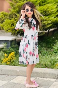 Kız Çocuk Yakası Bağlama Detaylı Üzeri Gül Desenli Piliseli Beyaz Elbise