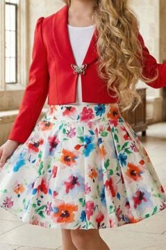 Kız Çocuk Kare Yaka Penye Bluz Kelebek Broşlu Kırmızı Ceket Gül Desenli Kabarık Etekli Takım