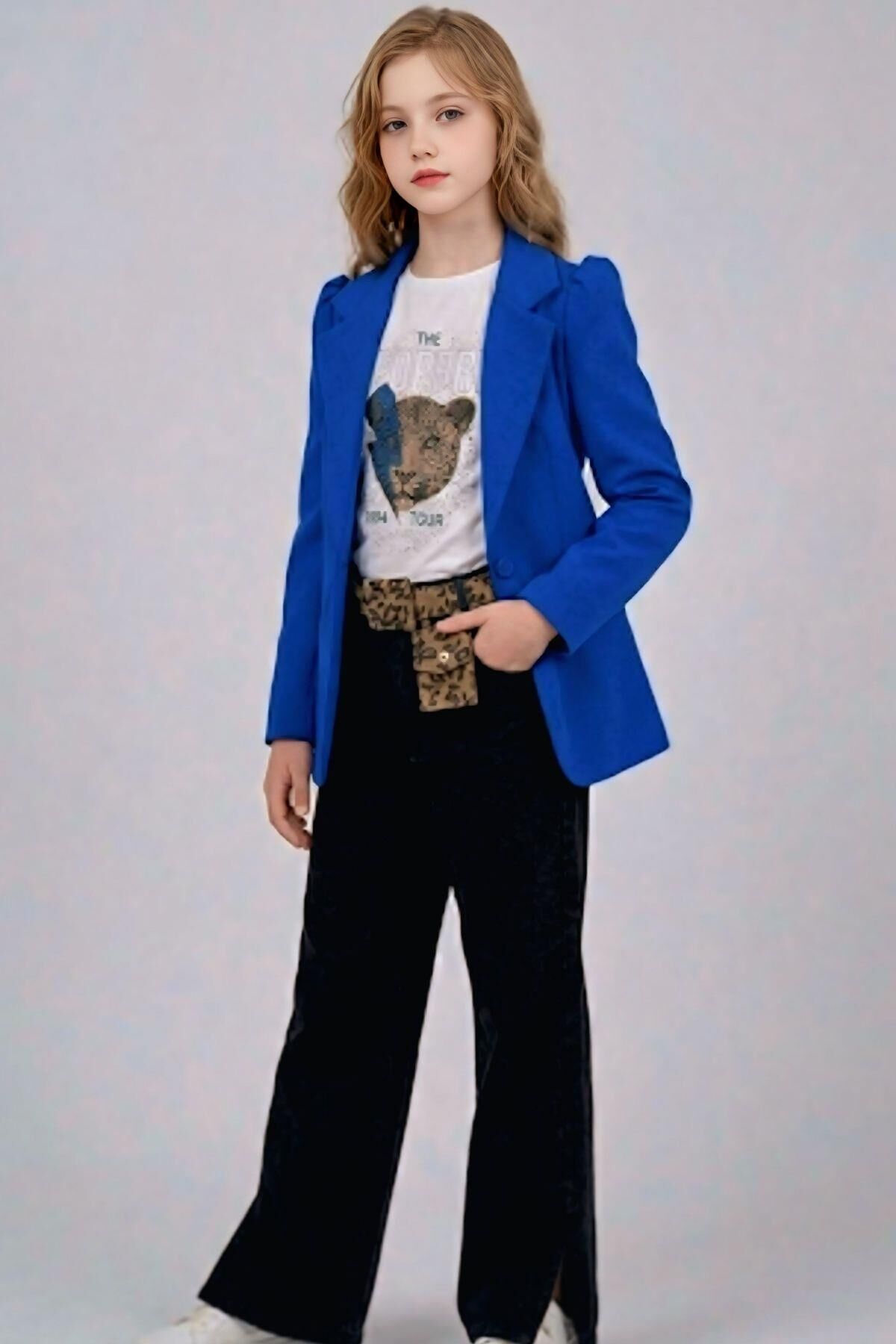 Kız Çocuk Leopar Detaylı Tişört ve Yırtmaçlı Geniş Paça Kot Pantolonlu Mavi Blazer Ceketli Alt Üst Takım