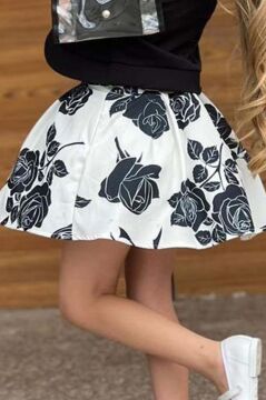 Kız Çocuk Şeffaf Dantelli Bluz ve Askılı Atlet Siyah Blazer Ceket Gül Baskılı Etekli Takım