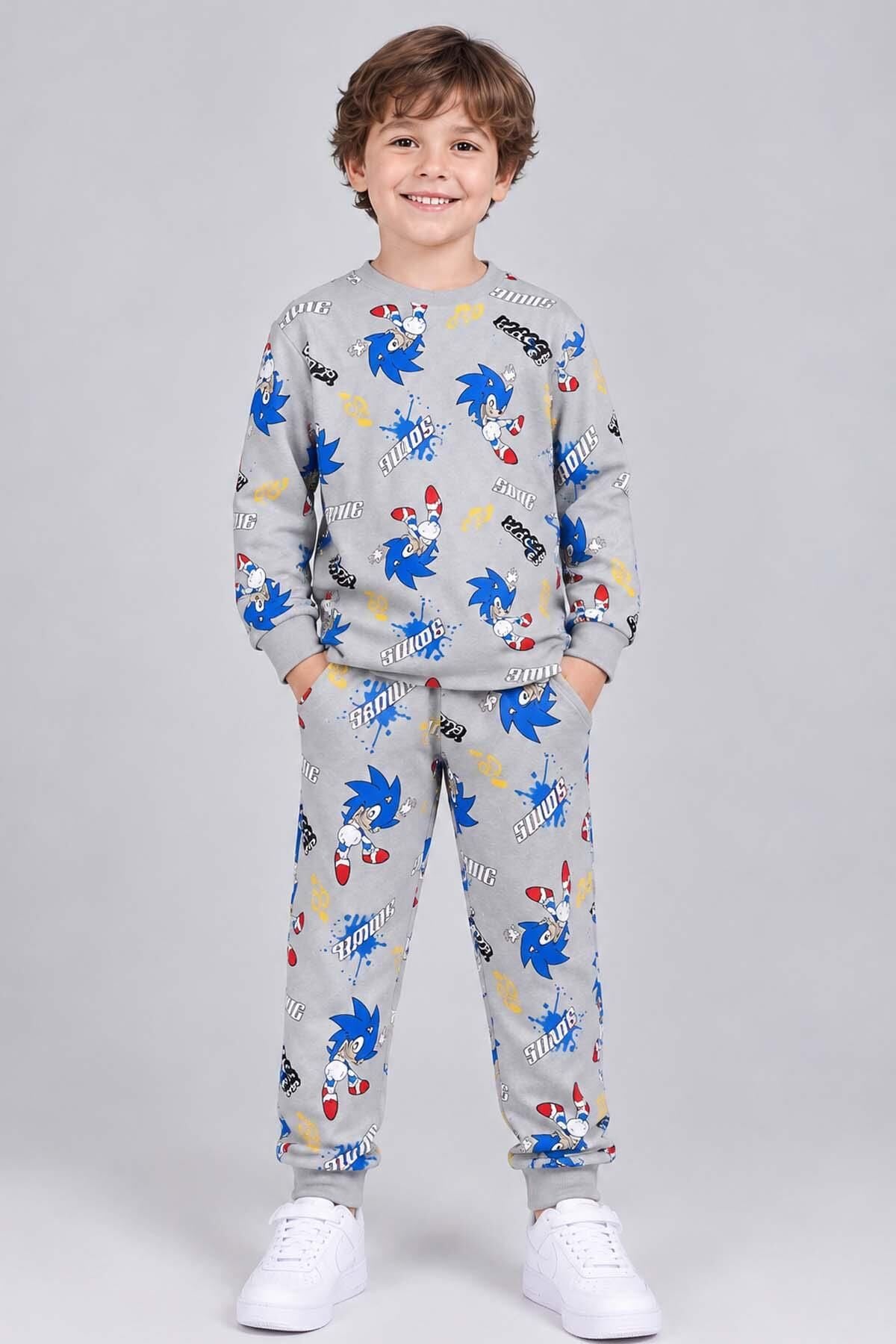 Erkek Çocuk Üzerinde Sonic Yazı ve Karakter Baskılı Gri Pijama Takımı