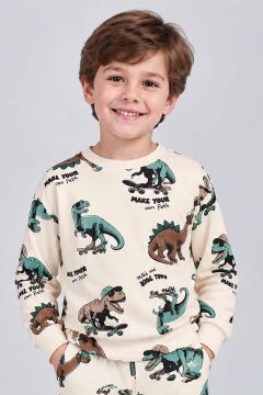Erkek Çocuk Üzerinde Dino ve Kaykay Baskılı Krem Pijama Takımı