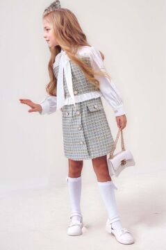 Kız Çocuk Yakası Bağlama Detaylı Kolları Şifon Beli Fırfırlı Üzeri Şanel Kumaş Yeşil Elbise