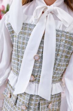 Kız Çocuk Yakası Bağlama Detaylı Kolları Şifon Beli Fırfırlı Üzeri Şanel Kumaş Yeşil Elbise