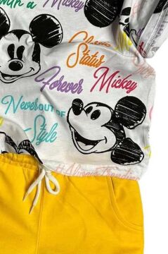 Erkek Çocuk Renkli Yazılar ve Karakter Baskılı Sarı Şortlu Takım