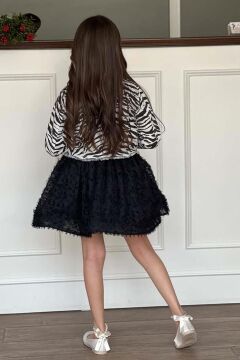 Kız Çocuk Bisiklet Yaka Penye T-shirt Zebra Desenli Jean Ceket Üzeri Kırçıllı Siyah Etekli Takım