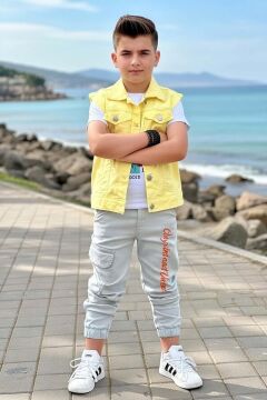 Erkek Çocuk Sırtı Tiger Yazı Baskılı Kolsuz Sarı Kot Ceket ve Baskılı T-shirt Alt Üst Takım