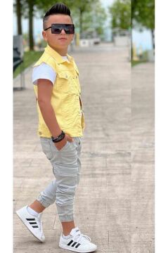Erkek Çocuk Sırtı Tiger Yazı Baskılı Kolsuz Sarı Kot Ceket ve Baskılı T-shirt Alt Üst Takım