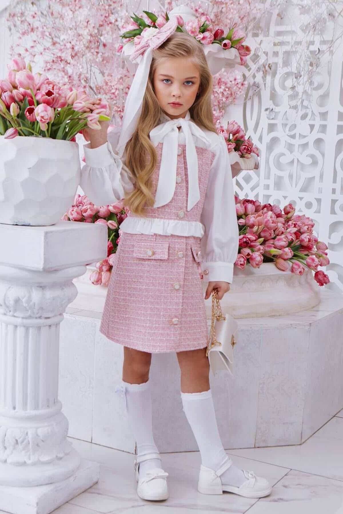 Kız Çocuk Yakası Bağlama Detaylı Kolları Şifon Beli Fırfırlı Üzeri Şanel Kumaş Pembe Elbise