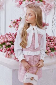 Kız Çocuk Yakası Bağlama Detaylı Kolları Şifon Beli Fırfırlı Üzeri Şanel Kumaş Pembe Elbise