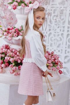Kız Çocuk Yakası Bağlama Detaylı Kolları Şifon Beli Fırfırlı Üzeri Şanel Kumaş Pembe Elbise