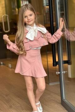 Kız Çocuk Yakası Bağlama ve Gold Şerit Detaylı Gömlek Blazer Ceket Pliseli Pembe Etekli Takım