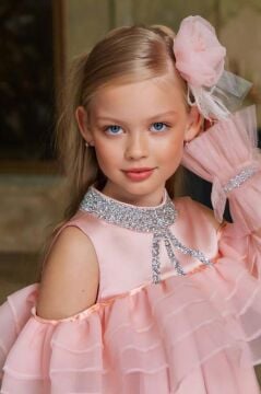 Kız Çocuk Omuzu Açık Yakası Taş İşlemeli Göğsü Fırfırlı İçi Astarlı Somon Abiye