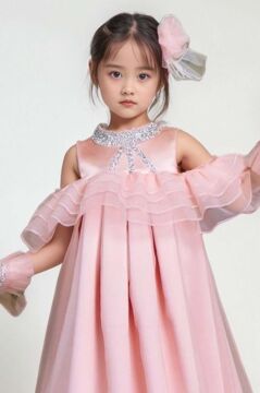 Kız Çocuk Omuzu Açık Yakası Taş İşlemeli Göğsü Fırfırlı İçi Astarlı Somon Abiye