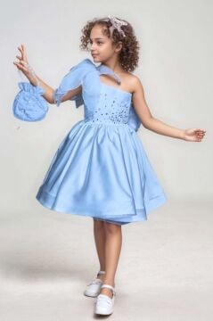 Kız Çocuk Göğsü İnci Taş İşlemeli Tek Omuz Şeffaf Askılı Eteği Kabarık Mavi Abiye