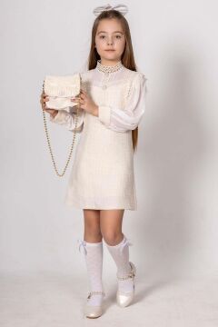Kız Çocuk Omuzları ve Göğsü Güpür İşlemeli Taş Düğme Detaylı Şanel Krem Elbise