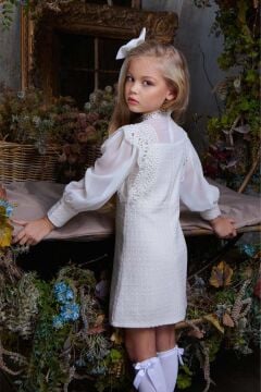 Kız Çocuk Omuzları ve Göğsü Güpür İşlemeli Taş Düğme Detaylı Şanel Krem Elbise