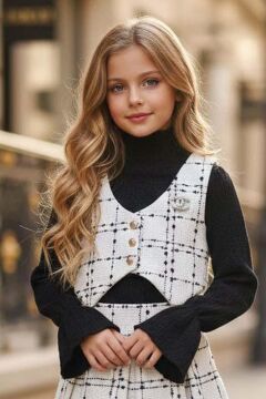 Kız Çocuk Boğazlı Yaka ve İspanyol Kol Bluz Kare Çizgili Triko Beyaz Etekli Takım