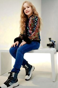 Kız Çocuk Pullu Zikzak Desenli Kürklü Ceket ve Kot Pantolon Siyah Alt Üst Takım