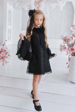 Kız Çocuk Boydan Üzeri Dantel İşlemeli Fiyonk Detaylı İspanyol Kollu Siyah Elbise