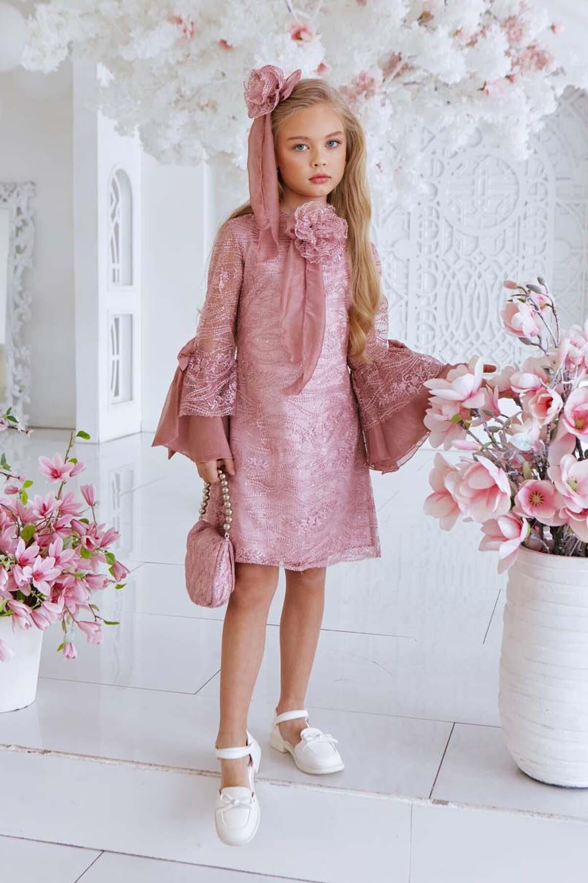 Kız Çocuk Boydan Üzeri Dantel İşlemeli Fiyonk Detaylı İspanyol Kollu Gül Kurusu Elbise