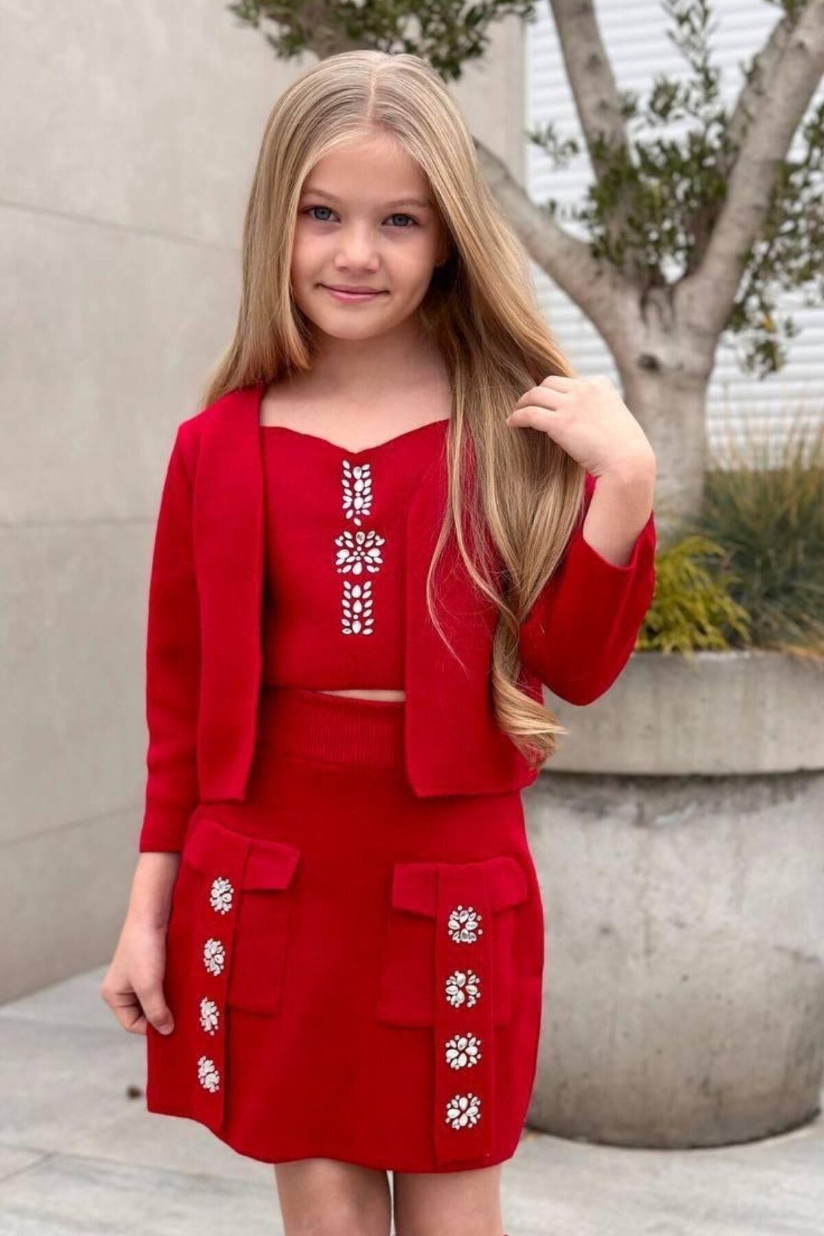 Kız Çocuk Askılı Bluz Hırka ve Elmas Taş İşlemeli Cepli Kırmızı Triko Etekli Takım