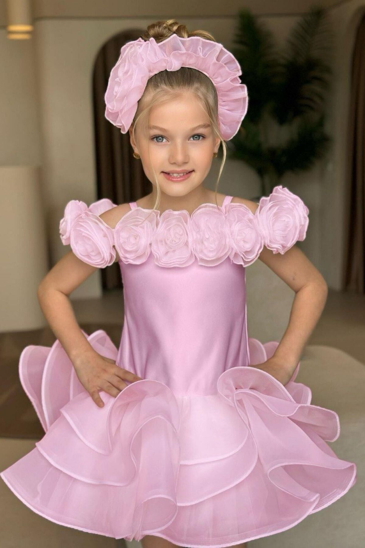 Kız Çocuk Madonna Yaka Beli Kabarık Fırfırlı Pembe Abiye