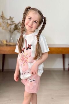 Kız Çocuk Üzeri Girl Yazı ve Lale Detaylı T-Shirt Pudra Şortlu Takım