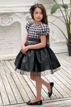 Kız Çocuk Bisiklet Yaka Üzeri Kazayağı Baskılı Beli Kemerli Balon Kollu Deri Etekli Siyah Abiye