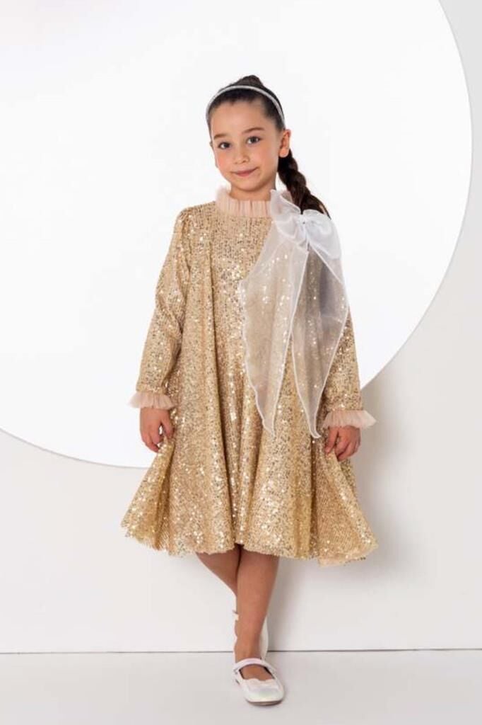 Kız Çocuk Yakası Tüllü Boydan Pulpayet İşlemeli Omuzu Fiyonk Detaylı Gold Elbise
