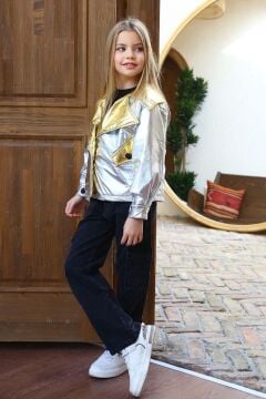 Kız Çocuk Yakası ve Kenarları Gold Detaylı Parlak Kumaş Gümüş Ceket