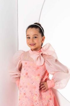 Kız Çocuk Üzeri Çiçek Pulpayet İşlemeli Omuzda Fiyonk Detaylı Şeffaf Tül Balon Kollu Somon Elbise