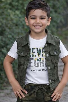 Erkek Çocuk Kolsuz Jean Ceket Never Yazı Detaylı T-Shirt Karo Cepli Kamuflaj Desenli Alt Üst Takım