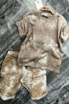 Erkek Çocuk New York Yazı Baskı ve Batık Desenli Penye T-Shirt Kahverengi Şortlu Takım