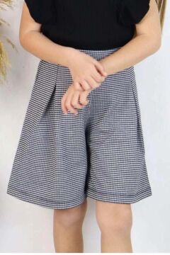 Kız Çocuk Bisiklet Yaka Kolları Salaş Ve Fırfır Detaylı Bluz Kare Desenli Fitilli Şortlu Takım