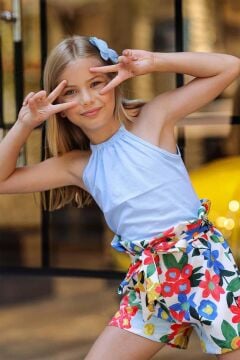 Kız Çocuk Halter Yaka Kolsuz Mavi Bluz Renkli Çiçekli Şortlu Takım