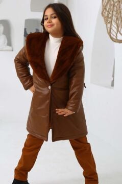 Kız Çocuk Yakası Kürk ve Taş Düğme Detaylı Kahverengi Deri Alt Üst Takım
 Kaban Mont