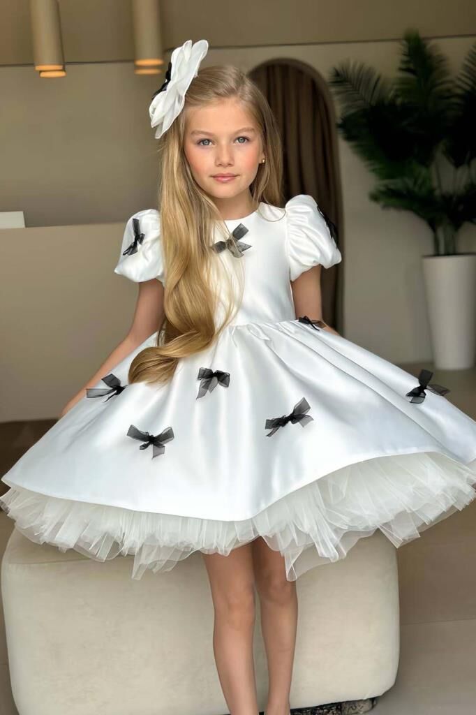 Kız Çocuk Balon Kollu Üzeri Siyah Kurdela Detaylı İçi Astarlı Saten Abiye