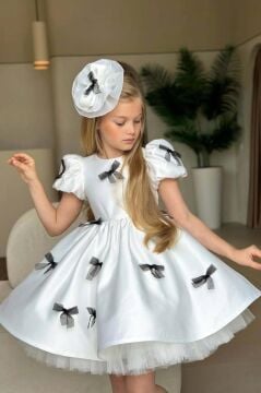 Kız Çocuk Balon Kollu Üzeri Siyah Kurdela Detaylı İçi Astarlı Saten Abiye