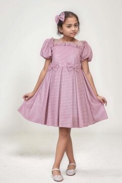 Kız Çocuk Kare Yaka Şeffaf Tüllü Omuzları Fırfırlı Beli Fiyonk Detaylı Üzeri Simli Pembe Abiye