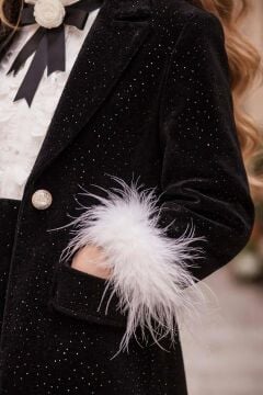 Kız Çocuk Palyaço Yaka Gömlek Kolları Tüylü Ceket Pliseli Üzeri Taş İşlemeli Siyah Etekli Takım