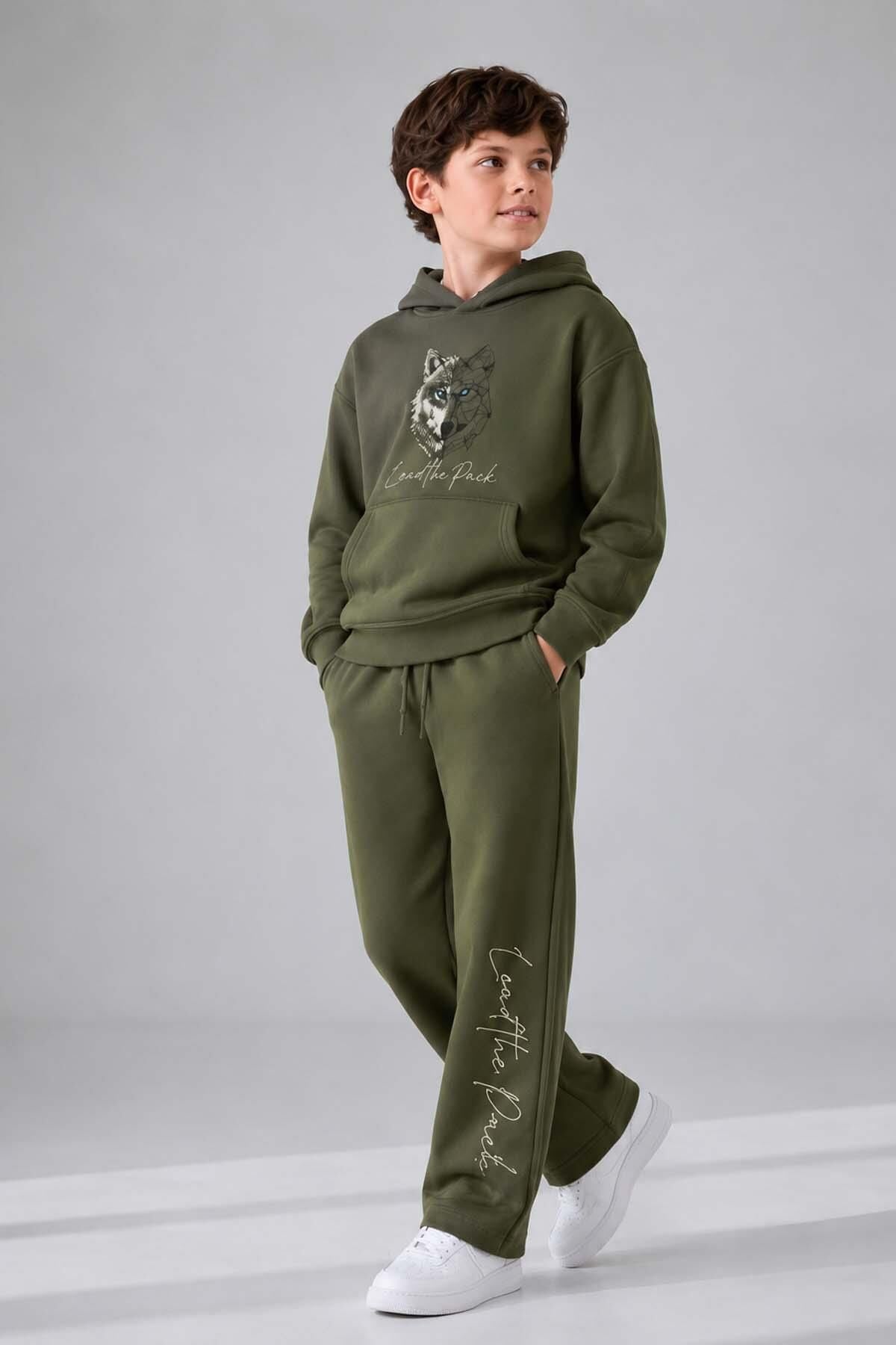 Erkek Çocuk Önü ve Arkası Kurt Çizim Baskılı Kapüşonlu Sweatshirt Yeşil Eşofman Takım