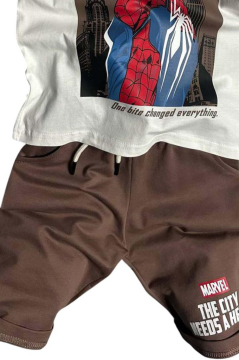 Erkek Çocuk Örümcek Adam Karakter ve Yazı Baskılı T-shirt İp Detaylı Kahverengi Şortlu Takım