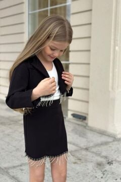 Kız Çocuk Blazer Ceketi ve Etek Ucu Saçaklı Croplu Siyah Etekli Takım