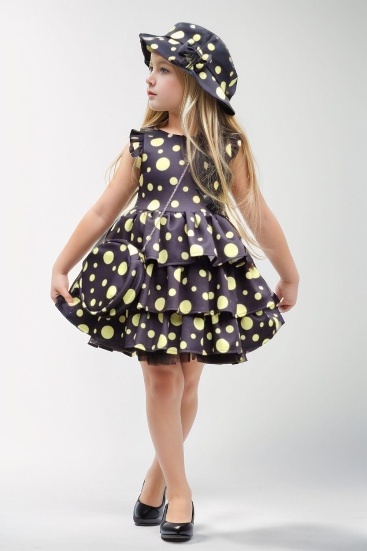 Kız Çocuk Kolları ve Eteği Kat Kat Fırfırlı Üzeri Sarı Benekli Elbise