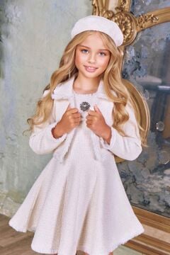 Kız Çocuk Bilekleri Tüylü Kare Desenli Hırka Göğsünde Elmas Taş Detaylı Kolsuz Beyaz Chanel Elbise