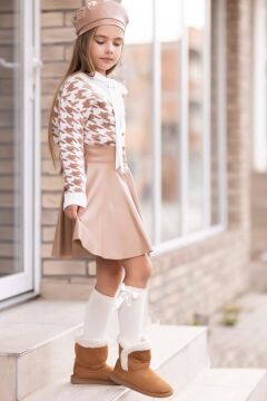 Kız Çocuk Yakadan Bağlamalı Gömlek Triko Hırka Kahverengi Deri Etekli Takım