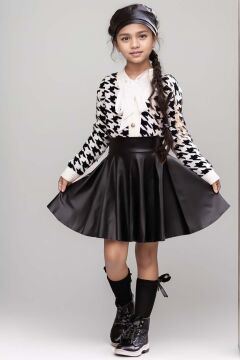 Kız Çocuk Yakadan Bağlamalı Gömlek Triko Hırka Siyah Deri Etekli Takım