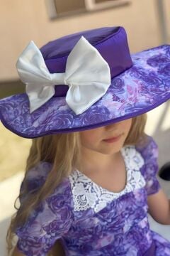 Kız Çocuk Üzeri Gül Baskılı Yakası ve Etek Ucu Dantel İşlemeli Mor Elbise